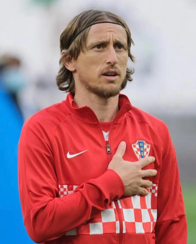 帕尔马vs乌迪内斯：库特罗内、马特奥-佩莱格里诺首发，扎尼奥洛、阿蒂尔-阿塔出战