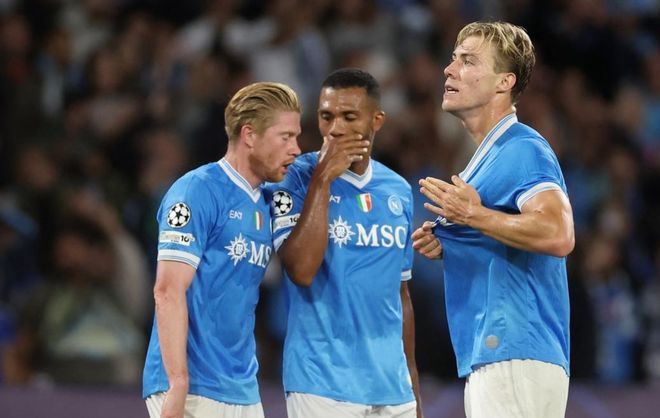 篮球NBA明星球员参加公益活动